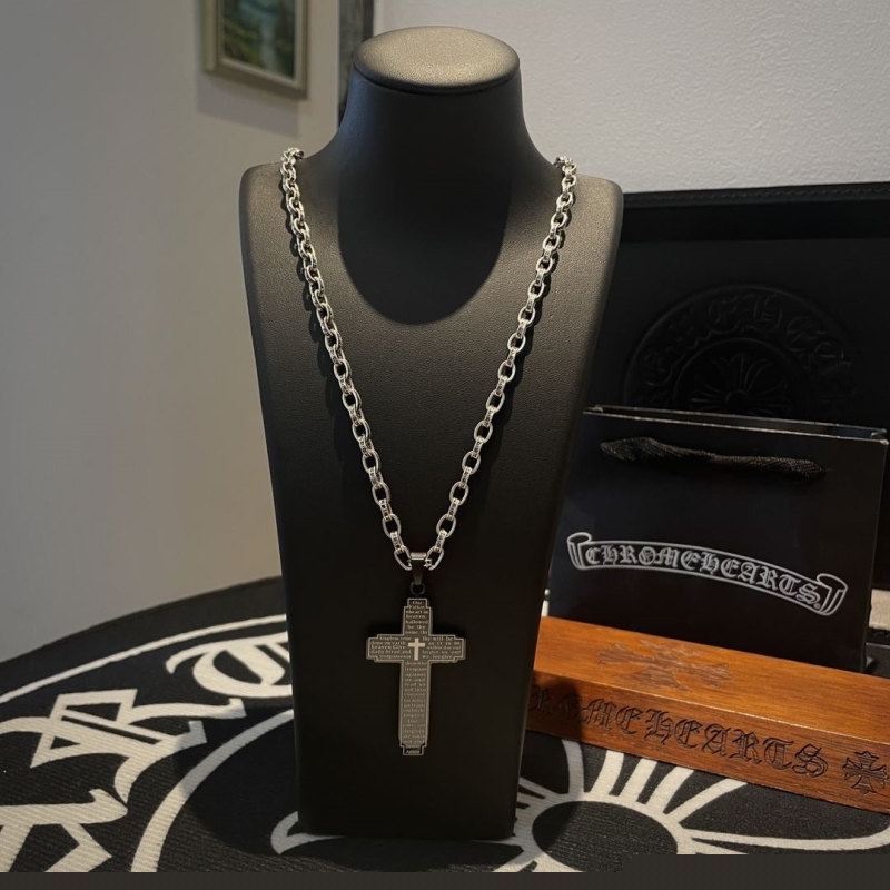 Ch**me He**ts necklaces